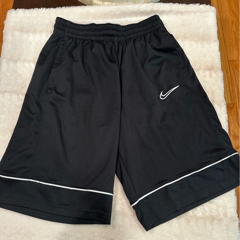 Men Black Nike’s shorts